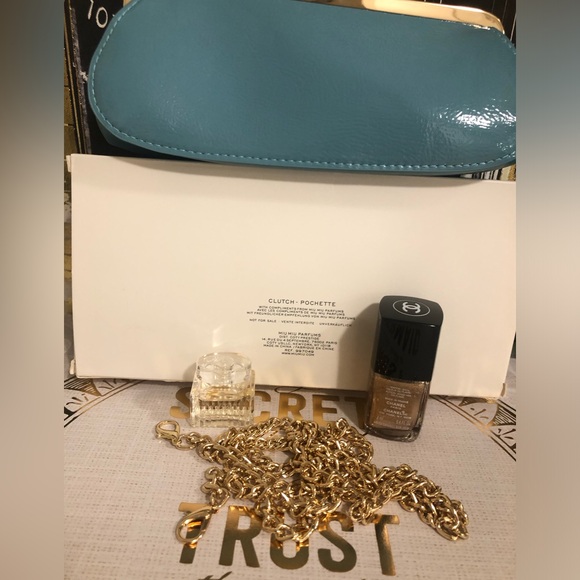 MIU MIU Patent Leather Robins Egg Clutch/Crossbody/Shoulder/Handbag *Restyled - Picture 8 of 14